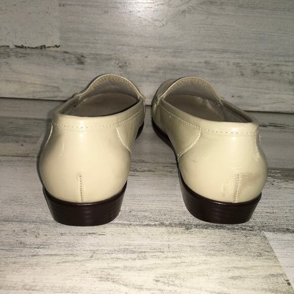 SAS Metro Leather Loafer Womens 8 M Taupe Beige Buckle Moccasin Slip on Comfort - Picture 3 of 8